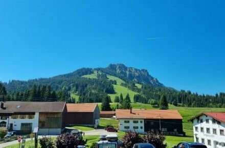 Jungholz in Tirol: Charmantes Hotel in traumhafter Naturlage zu Verkaufen!