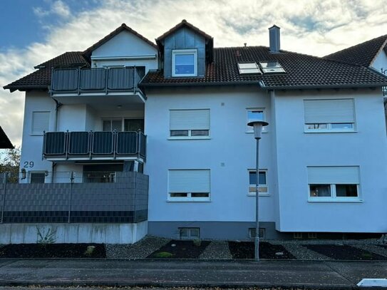 geräumige 2-Zimmer-Wohnung in gepflegtem Mehrfamilienhaus