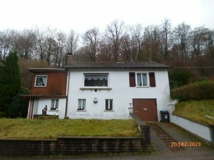 Wannemacher Immobilien **** ( Neuer Preis )Einfamilienhaus mit Potenzial in schöner Waldrandlage von St.Ingbert - Rentr…