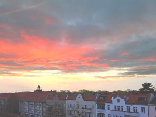 EASY LIVING - Bezugsfreie Single-Wohnung inklusive Blick auf alle Sonnenaufgänge über Berlin :)