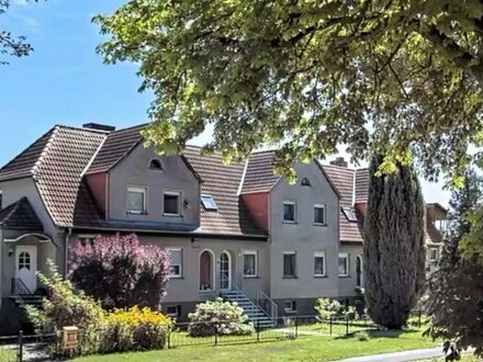 Einfamilien-Reihenmittelhaus mit Grundstück und Garage