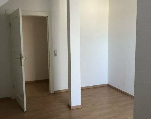 +++ Solide Kapitalanlage // 4 Zi. Whg mit Laminatboden +++