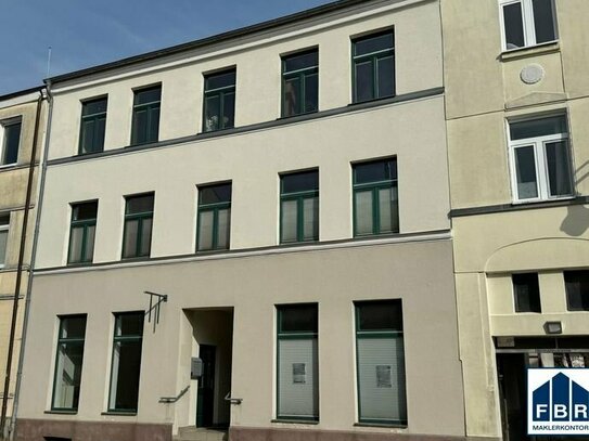 Charmantes Anlageobjekt: Solides Wohn- und Geschäftshaus in Schwerin Feldstadt