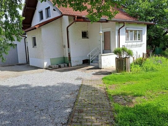 Einfamilienhaus mit großem Garten