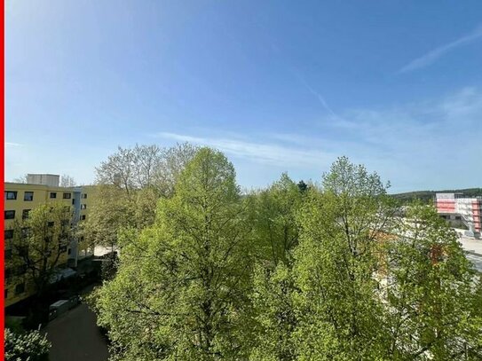 Sonnige Wohnung mit großem Balkon in guter Lage in Geretsried-Gartenberg