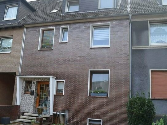 Interessantes Dreifamilienhaus mit Garage in Duisburg Obermarxloh zu verkaufen