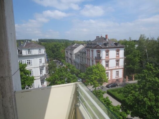 Bestlage: 3-Zimmer-Wohnung mit Balkon in Bad Homburg nahe Fußgängerzone und Park