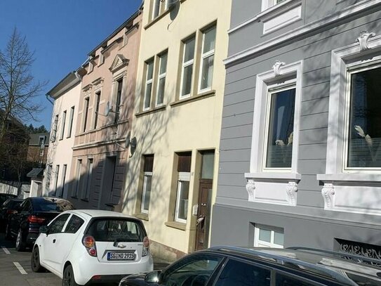 Apartment mit Küche ab 01.07.2024 Besichtigung: Am Samstag um 15:30