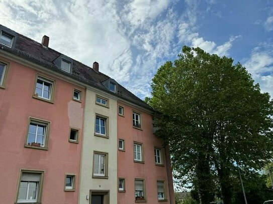Sofort Bezugsfreie 2 Zimmer mit Balkon + 1 Zimmer Mansarde mit Mieteinnahme in Mühlburg - KARLSRUHE