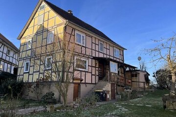 Fachwerkhaus mit viel Platz auf schönem Grundstück in Naumburg-Altendorf