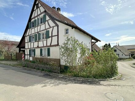 Denkmalgeschütztes Zweifamilienhaus mit viel Potenzial in naturverbundener Lage