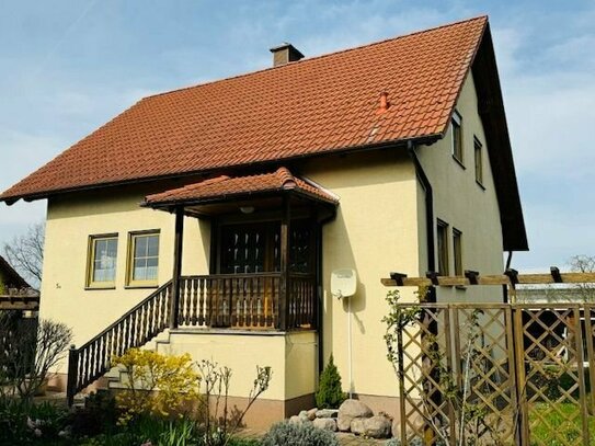 Tolles Einfamilienhaus, Bj. 1997, unterkellert, mit Garage, Pergola, Carport und Werkstatt