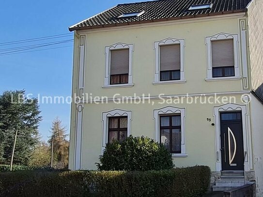 Wohnhaus mit Wiesengrundstück - Ein Traum für Tierbesitzer und Gartenfreunde