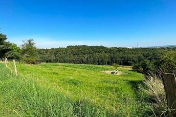 RUHIGES BAUGRUNDSTÜCK MIT BLICK