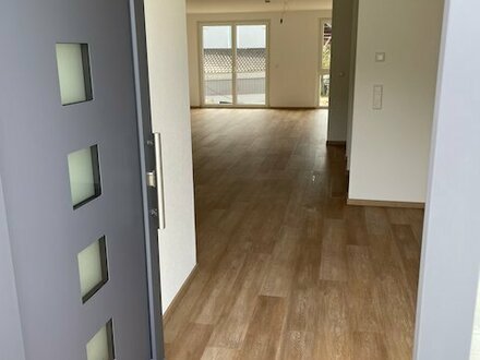 NEUBAU - 5,5 Zi mit Keller, Garage u. Stellplatz!