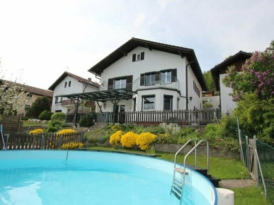 Wohnhaus in ruhiger Siedlungslage mit schönem Fernblick - 614