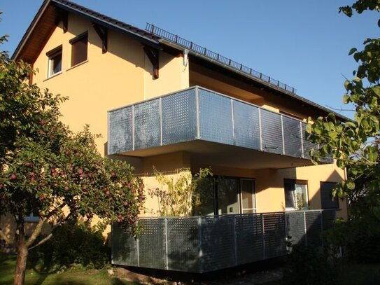 Großzügige 2-Zimmer DG-Wohnung mit Dachterrasse und Vesteblick