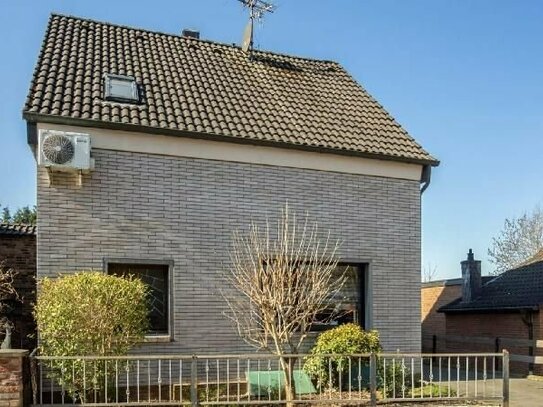 2 Häuser auf einem großen Grundstück teilsaniert Wintergarten Garage Terrasse Klimaanlage