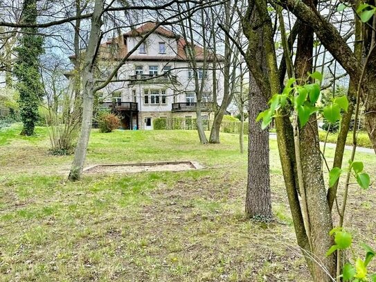 Stilvoll Wohnen in denkmalgeschützter Gründerzeitvilla unweit der Elbe