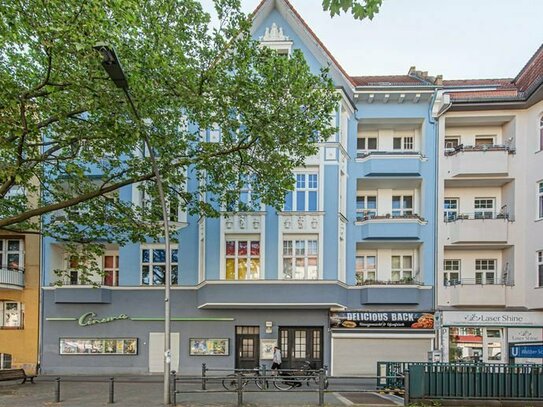 Investieren Sie jetzt! Schöne Altbauwohnung mit Balkon am Walther-Schreiber-Platz