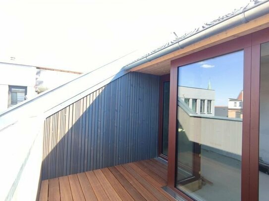 Erstbezug - Dachgeschosswohnung mit Dachterasse im charmanten Altbau