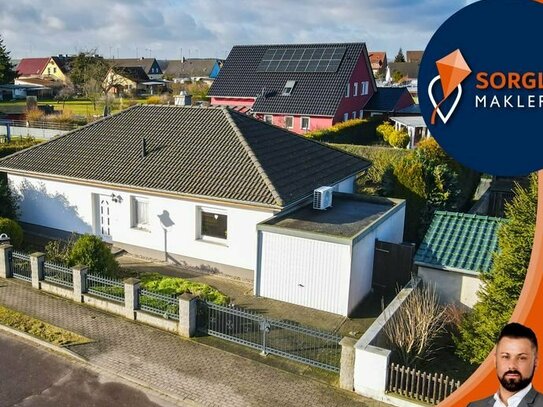 Komfortabler Bungalow mit schönem und pflegeleichtem Grundstück !