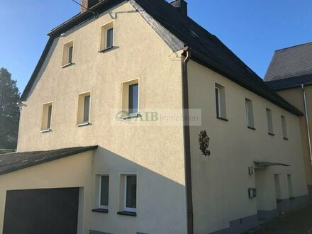 Teilsaniertes Wohnhaus in Weißbach ***Geräumiges Haus mit Garage und Garten***
