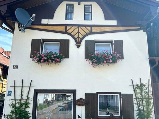 Einfamilienhaus ohne Garten mit Terrasse und großem Balkon