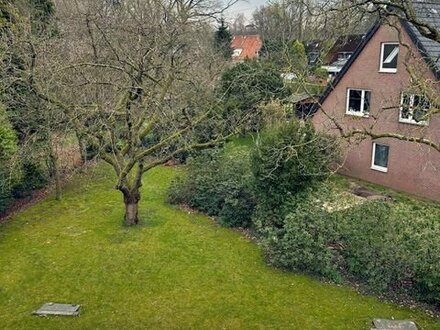 Einziehen und Wohlfühlen! Moderne 2,5 Zimmer-Wohnung mit Balkon im Dachgeschoss!