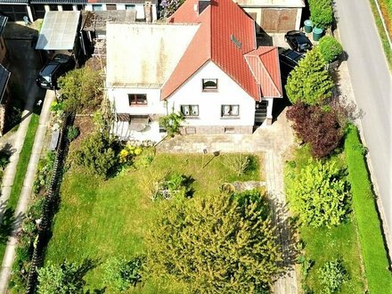 Traumhaus gesucht? Freistehendes Einfamilienhaus mit familienfreundlichem Grundriss | Doppelgarage