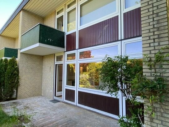 Ab sofort: Sonnendurchflutetes 1,5-Zi-Single-Appartement mit Terrasse im Grünen in Hummelsbüttel