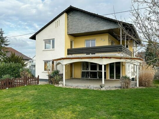 Panorama-Immobilie mit Weitblick: Einfamilienhaus in ruhigem Umfeld! Garten, Garage, Pool!