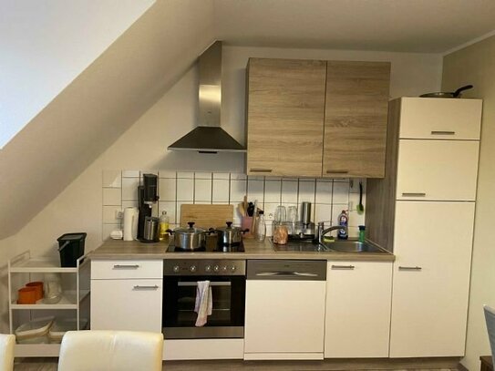 Top renovierte 2,5-Zimmer-Wohnung mit Einbauküche - Keine CO2 Abgabe - kein Gas - kein Oel - keine Stromheizung