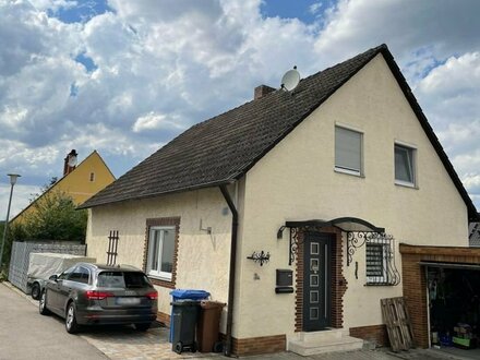 vermietetes Einfamilienhaus mit Garage in Siegenburg