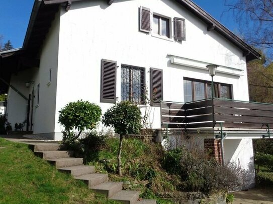 Schönes Einfamilienhaus in Höhenlage von Bad Honnef mit Traumblick zu verkaufen!