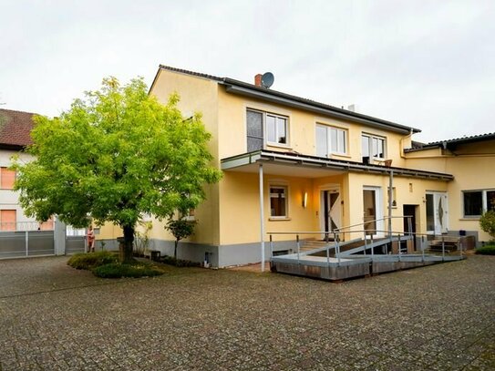 Haus & großes Grundstück & Nebengebäude, ehemaliges Weingut in Bingen-Sponsheim