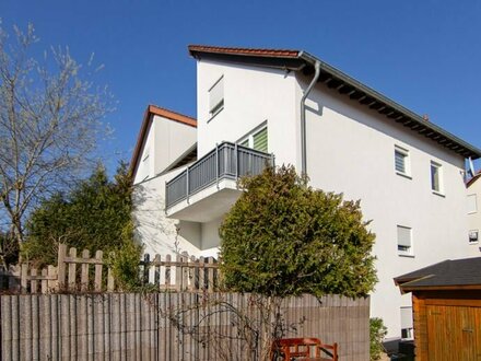 ORSCHOLZ: Ansprechende und einladende Maisonettewohnung mit schönem Balkon