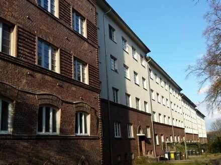 2-Raum-Wohnung mit Einbauküche in uninähe