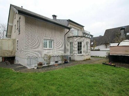 Zweifamilienhaus in Hennef sehr gute ruhige Lage 3 Bäder Kamin Erker 2 Balkone Garten Garage