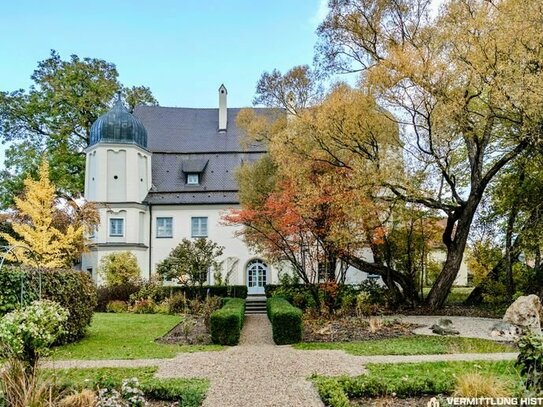 Saniertes Renaissanceschloss im Naturpark Altmühltal