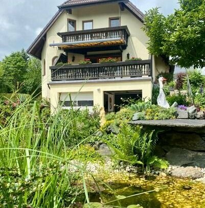 Niedrigernergie-Einfamilienhaus in stadtnaher Lage mit Garten, Balkon und Terrasse