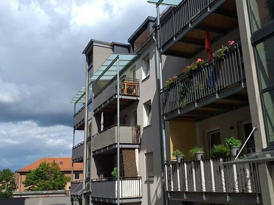 Nürnberg Lorenzer Altstadt: in 2019 kernsanierte 3-Zimmerwohnung, top Einbauküche, großer Balkon, Aufzug, zum 01.05.202…