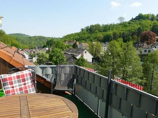 Einziehen ohne Renovierungsstress! Frisch gestrichene Maisonettewohnung im schönen Wesselbachtal