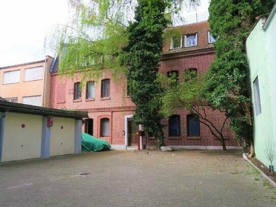 Nürnberg: Mehrfam.-Haus/Jahrhundertwende mit 5 ETW - bevorzugte Lage, Nh. Wöhrder See!