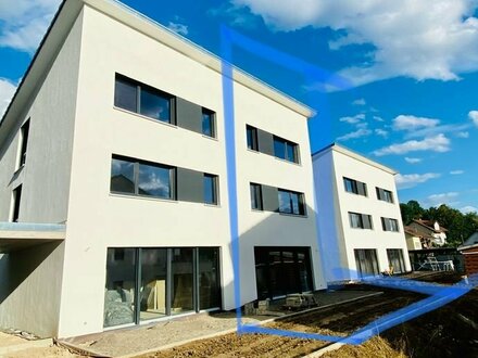 Neubau: 6,5 Zimmer in perfekt geschnittener Doppelhaushälfte in Wehr-Öflingen / ca. 183 m² Wohnfläche / ca. 210 m² Grun…