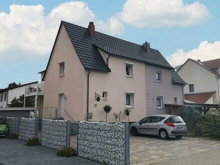 Kürzlich renoviertes Zweifamilienhaus