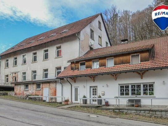 Einfamilienhaus mit zwei Lagerhallen für Handwerker in Tiefenstein