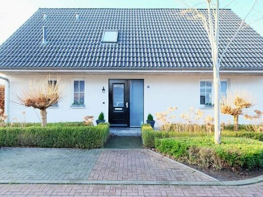 Freistehendes Einfamilienhaus mit Aussicht auf die umliegende Natur