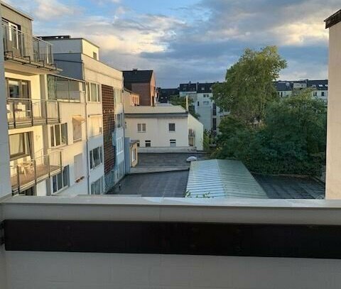 Frisch saniert! Moderne 1 Zimmer City Wohnung mit Südbalkon auf der Herzogstraße!