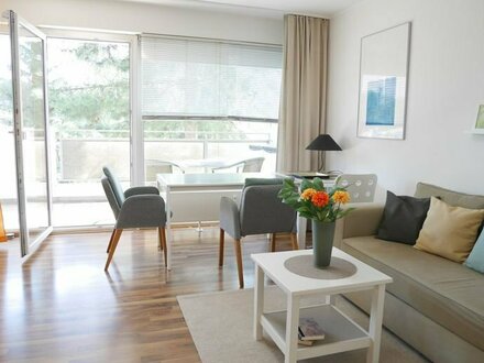 Helle freundliche 1-Zimmer-Wohnung mit Balkon, komplett möbliert und ausgestattet. Lage im Grünen und schnell in Düssel…